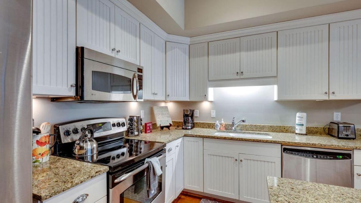 201 York #3 - Homey Downtown 2 Bedroom Steps From The River Savannah Extérieur photo