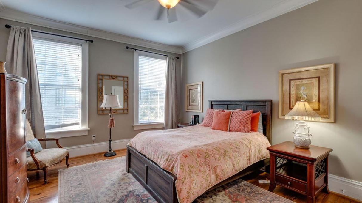 201 York #3 - Homey Downtown 2 Bedroom Steps From The River Savannah Extérieur photo