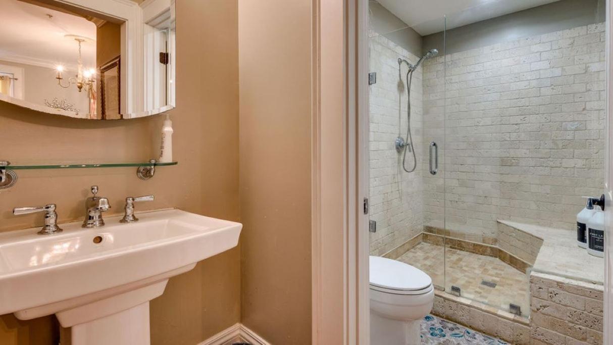 201 York #3 - Homey Downtown 2 Bedroom Steps From The River Savannah Extérieur photo